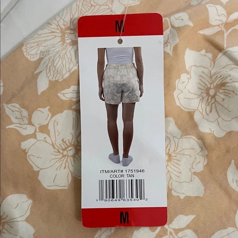 Jachs Girlfriend Tan Floral Stretch Chino Shorts Womens Medium NWT
